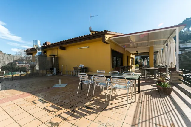 Restaurante con casa en preciosa ubicación de Cerdanyola — 12