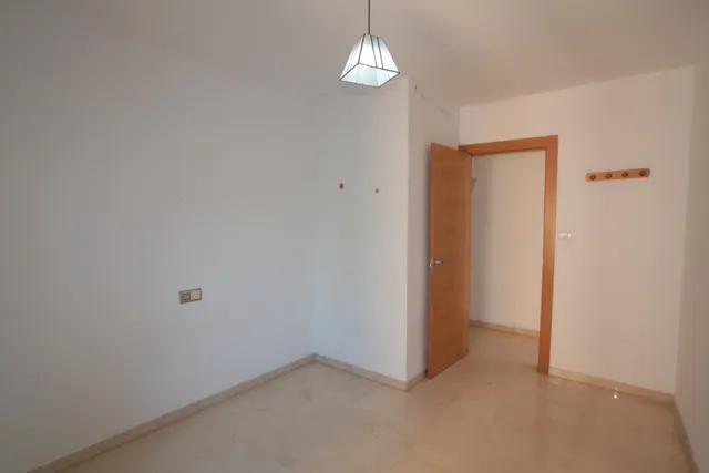Piso en alquiler junto al Palacio de Congresos, 4 dormitorios, 2 baños — 26