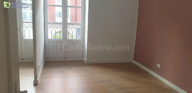 SE ALQUILA OFICINA EN PLENO CENTRO AL LADO DE LA CATEDRAL!!! - foto 2