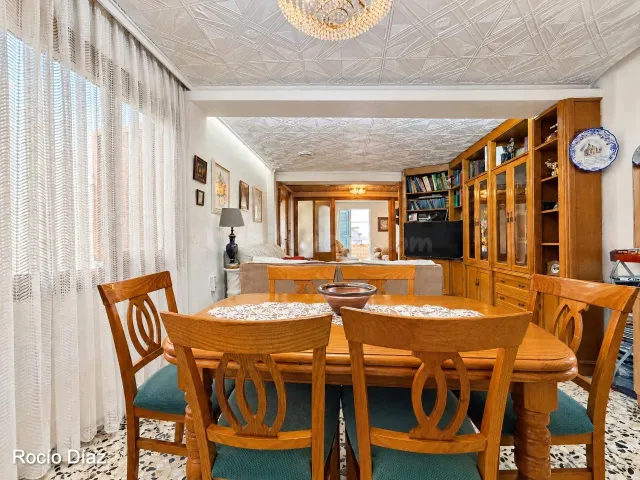 Piso céntrico con gran amplitud en Riba-roja - foto 3