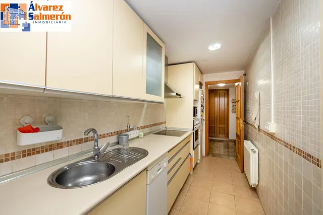 Piso de dos dormitorios en Sanders, en urbanización privada con piscina, pistas de padel, plaza de garaje y trastero — 7