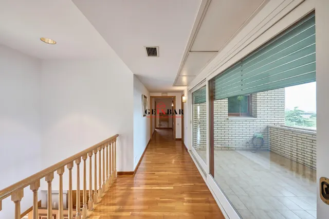 ESPETACULAR CASA EN ZONA EXCLUSIVA Y TRANQUILA CON JARDÍN — 22