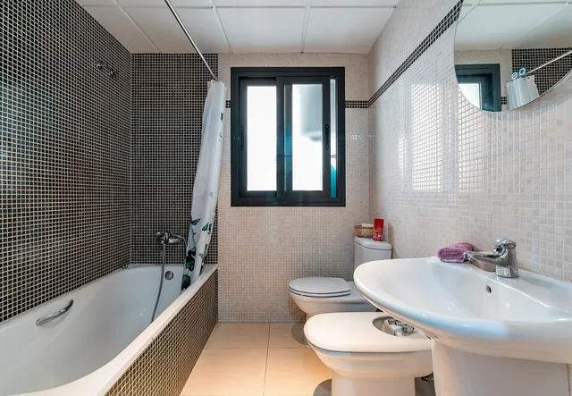 Piso de 3 dormitorios y 2 baños junto al auditorio de El Ejido — 20