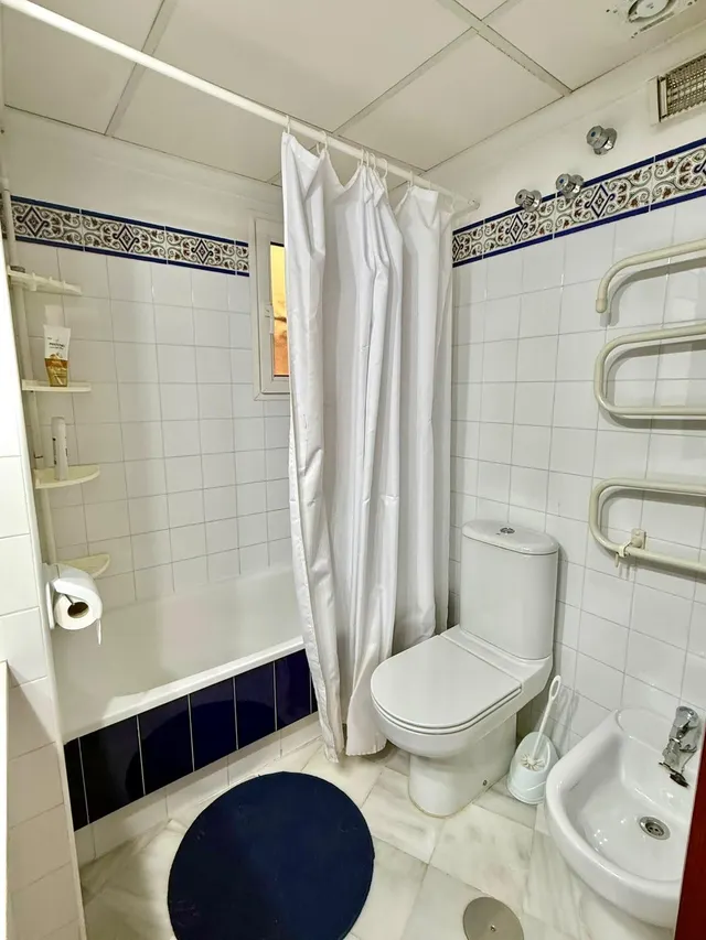 Apartamento con piscina comunitaria, Alicante, Torrevieja. 2 habitaciones, 66 m2, 200 metros del mar — 11