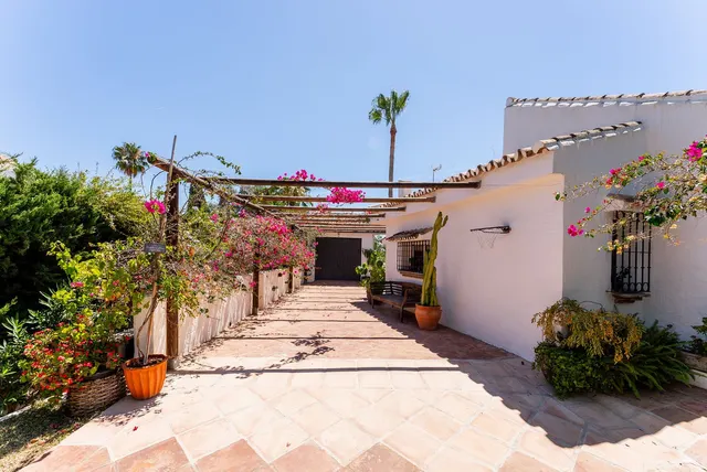 Chalet 4 habitaciones 377m² en venta - Costa Del Sol — 24