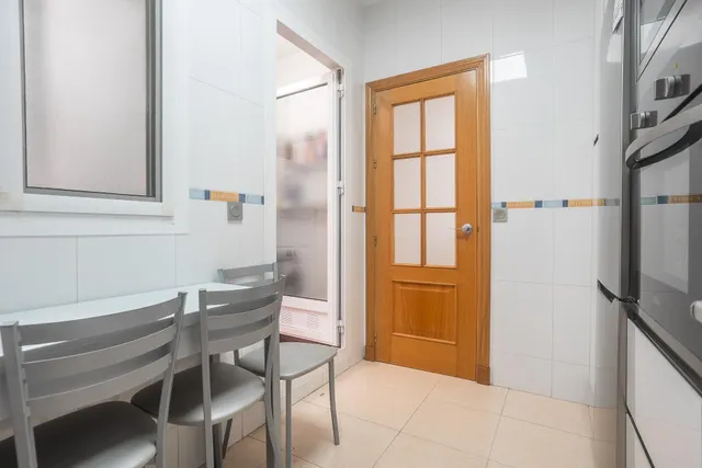 Barrio araceli - almeria: 2 habitaciones + baño + aseo + patio + lavadero + ascensor — 9