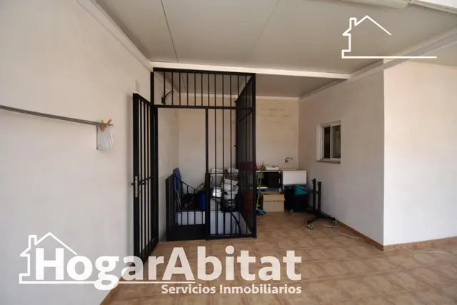 BONITA CASA TOTALMENTE REFORMADA CON GARAJE Y GRAN TERRAZA — 23