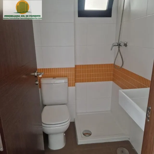 Comodidad y patio privado en pleno centro de La Nucía! A 6 km del mar — 6