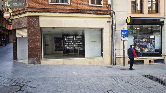LOCAL COMERCIAL EN EL CENTRO - foto 4