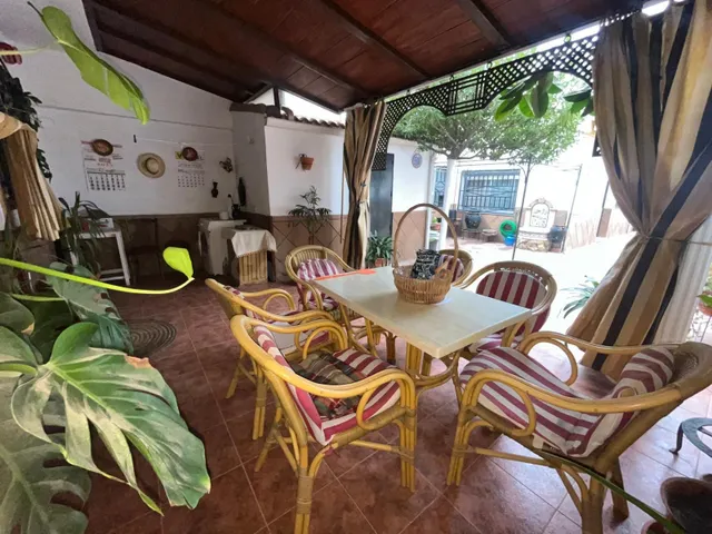CASA EN ENCINAREJO, EN LA QUE TENEMOS DOS construcciones IND - foto 2