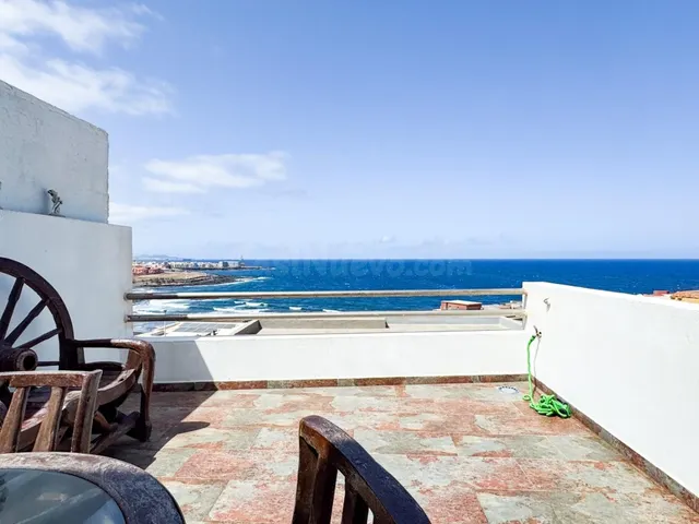 GRAN CHALET JUNTO AL MAR CON 2 APARTAMENTOS INDEPENDIENTES – - foto 2