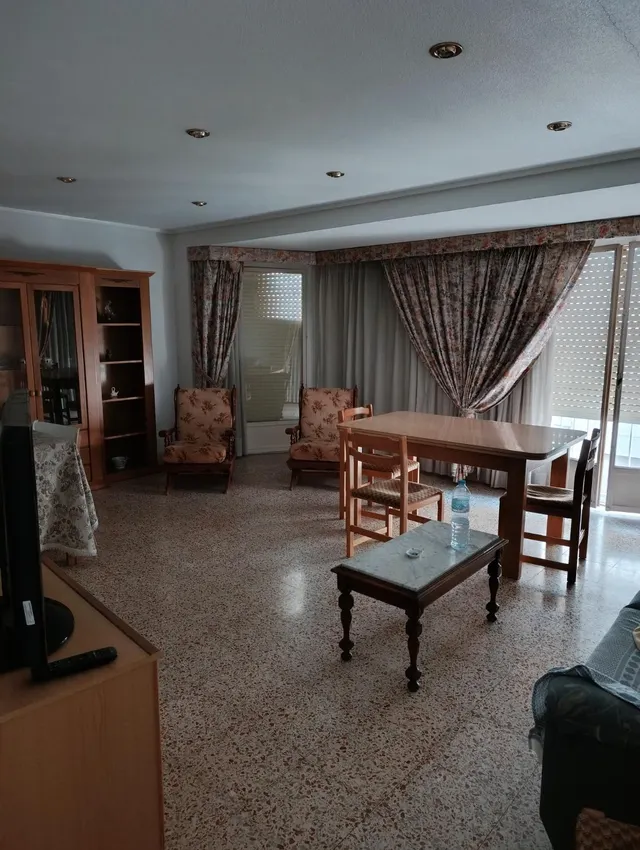 Amplio Piso en Altabix, Elche - Oportunidad de Inversión — 3