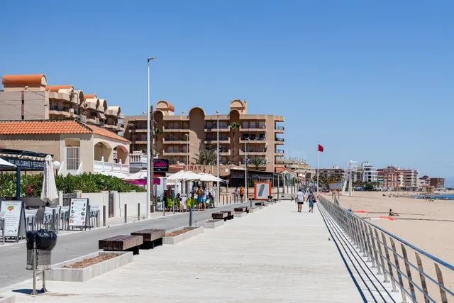 Ático dúplex de 2 dormitorios con gran solárium privado a 100 m de la playa de La Mata — 35