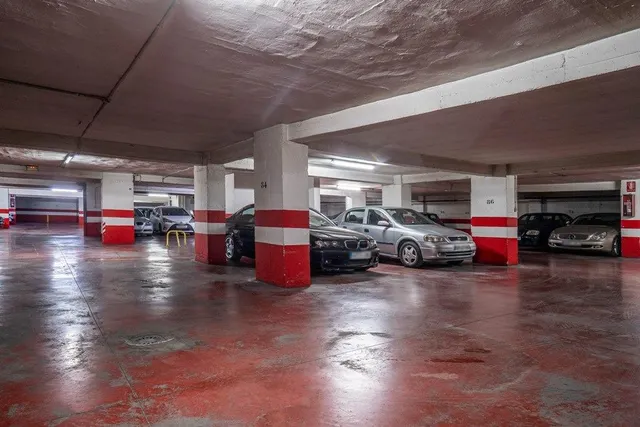 3 plazas de garaje juntas en calle Pedro Antonio de Alarcón — 17