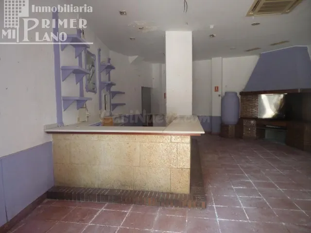 *CASA CON LOCAL COMERCIAL, JUNTO A PLAZA DE TOROS* - foto 3