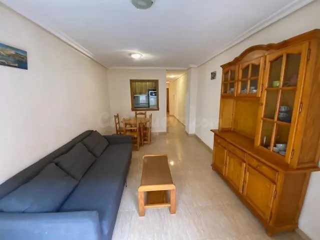 Piso en pleno centro, 2 dormitorios con orientación Este. - foto 4