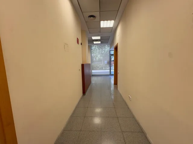 Espectacular local. Ubicación perfecta y a dos fachadas. — 23