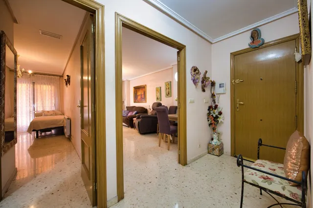 PISO CON GARAJE Y TRASTERO JUNTO A PLAZA LA VIÑA — 18