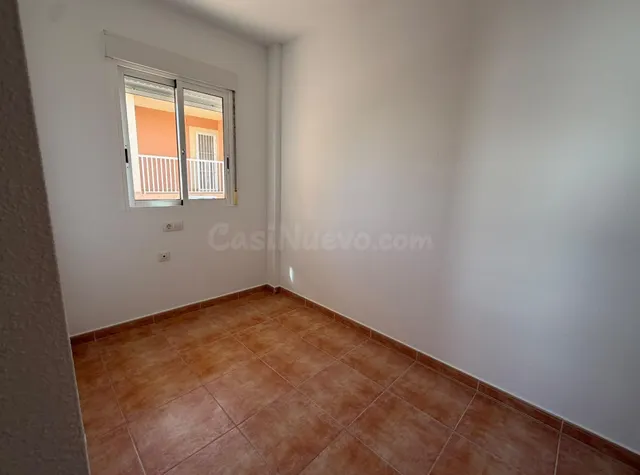 Dúplex en alquiler todo el año en El Alcolar – 3 dormitorios y gran patio exterior | 1.100 €/mes — 14