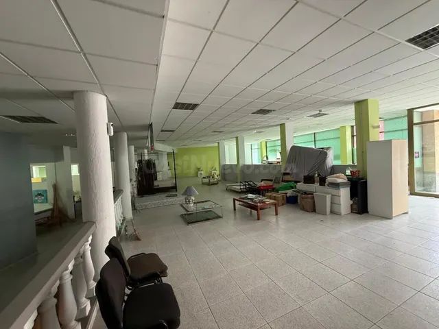 Gran Local en Venta en La Laguna - Espacio que Impulsa a tu Negocio — 9