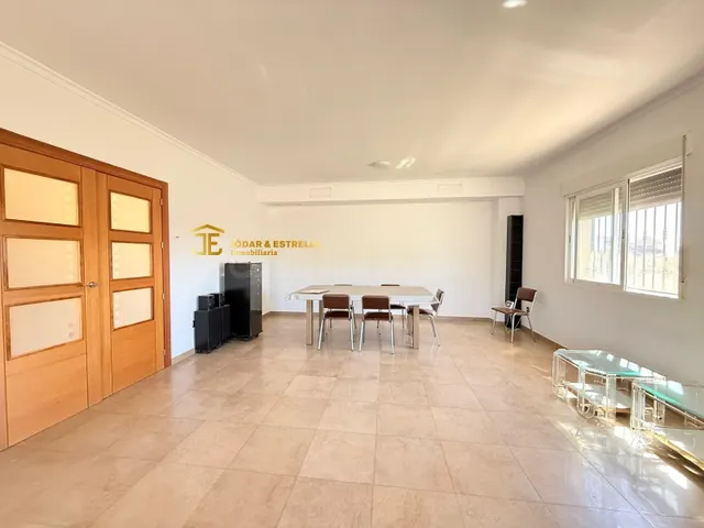 CHALET DE 4 DORMITORIOS EN LA TORRECILLA - foto 5