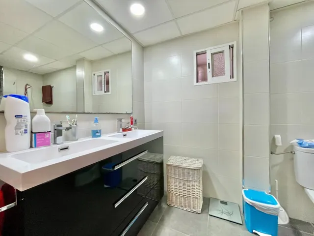 Piso exterior de 3 dormitorios en Miralbaida – Listo para entrar a vivir — 27