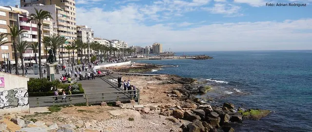 Bungalow alto orientado al sur con gran solárium privado a tan sólo 750 metros de la playa — 14
