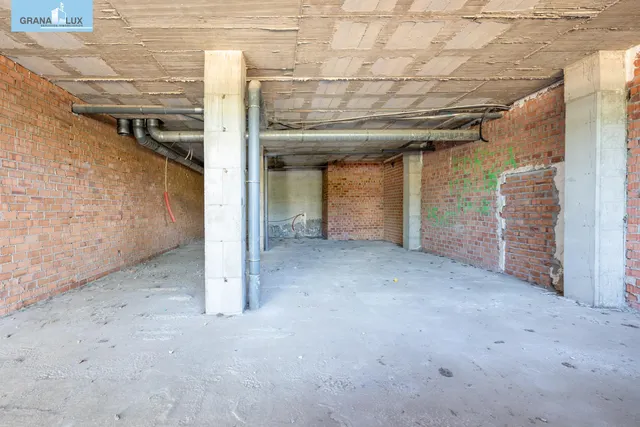 Local comercial en el Campus de la Salud — 11