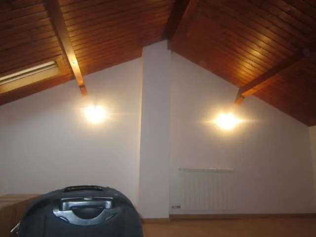 SE VENDE CHALET ADOSADO SEMINUEVO, 4 HAB., GARAJE DOBLE ,PATIO. PARA ENTRAR A VIVIR — 23