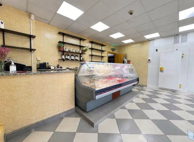 Oportunidad Única: Local comercial. Rostisseria equipada en  - foto 4
