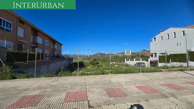 Parcela urbana esquinera de 536 m2 en Benissanó – zona exclu - foto 4