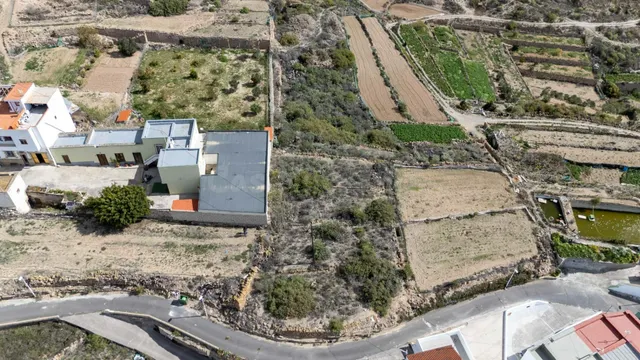 VENTA DE TERRENO EDIFICABLE Y AGRARIO EN LA VERA-FASNIA - foto 2