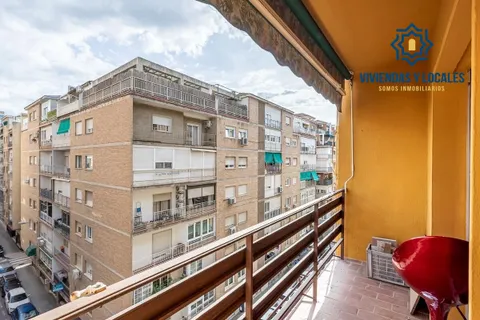 Piso amplio y luminoso en Ronda–Arabial