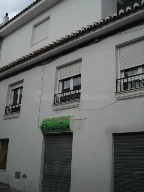 Se vende Casa Adosada OKUPADA en Jose Perez Garzon 3 Santa F