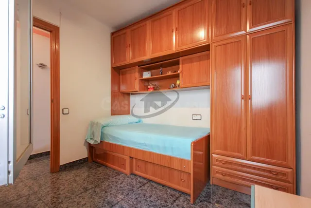 AMPLIO PISO DE 4 habitaciones CON GRAN BALCÓN — 18