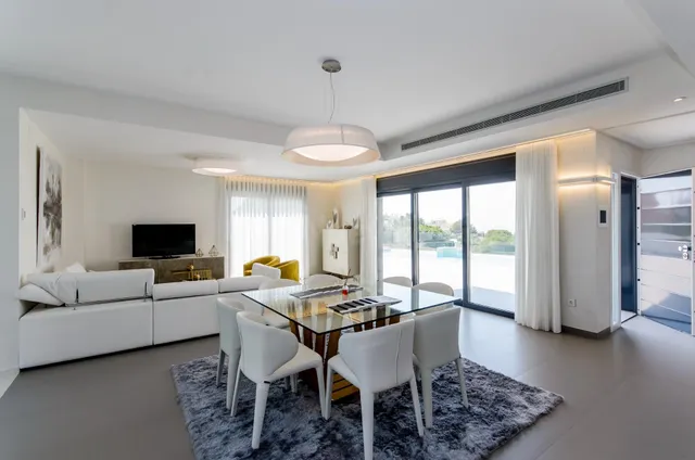 VILLA CON PISCINA PRIVADA — 5