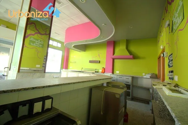 Excelente local comercial en San Roque HACIENDO ESQUINA — 9