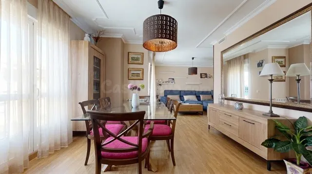 ¡amplia vivienda en pleno centro de Algeciras con plaza de garaje! — 4