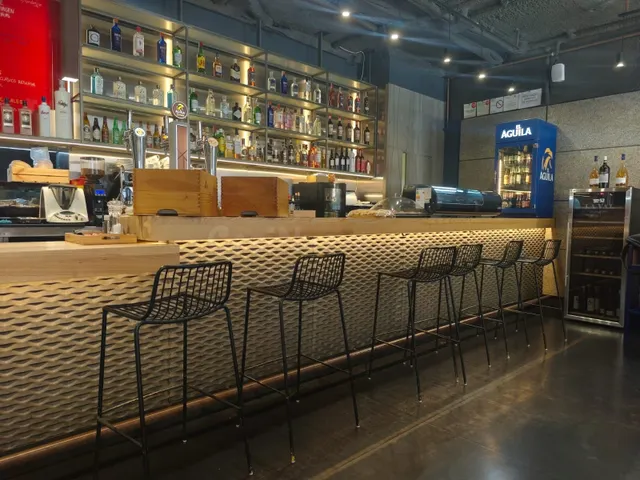Bar - Cafetería en traspaso en zona Hispanoamerica - foto 3