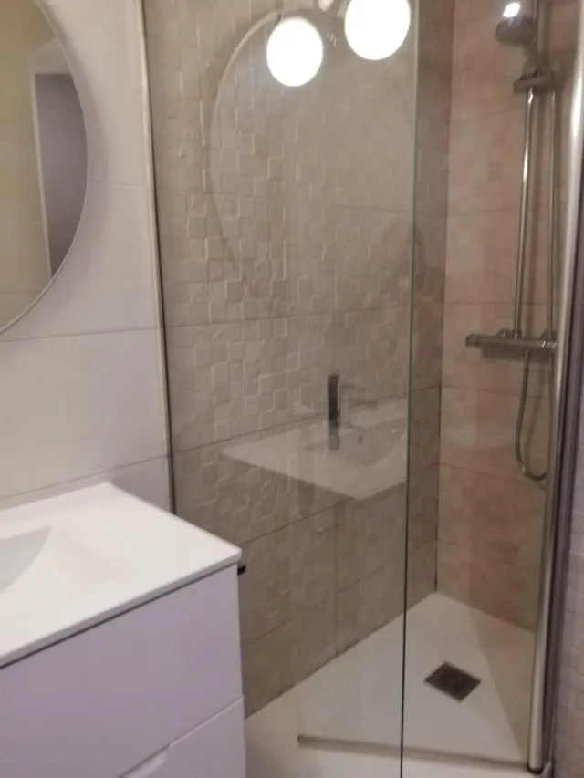 Se alquila estudio exterior, amplio, luminoso con terraza y piscina — 14
