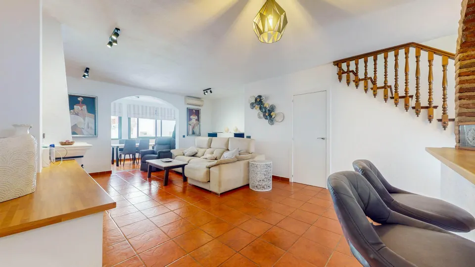 PRECIOSA CASA  A LA VENTA EN BENAHAVIS