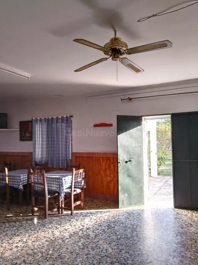 Villa con piscina, 2 naves y licencia para eventos en Urbani - foto 4