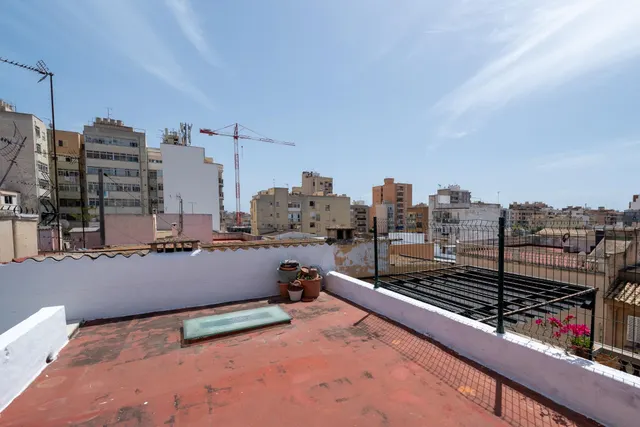 VENTA PISO CON TERRAZA — 38