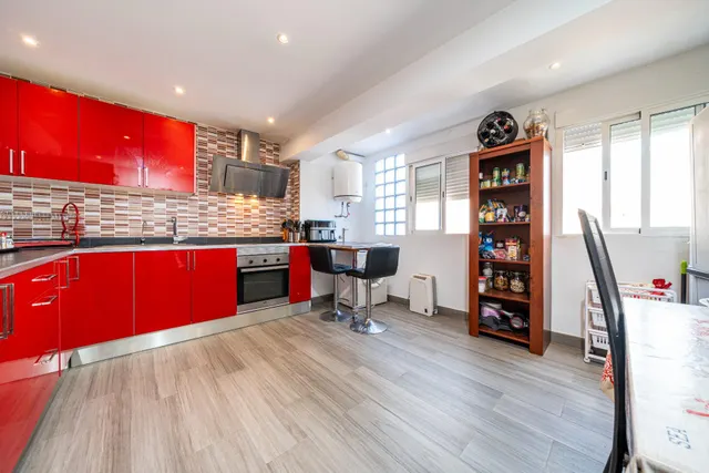 Sobreático reformado a tan solo 20 metros de la playa — 18