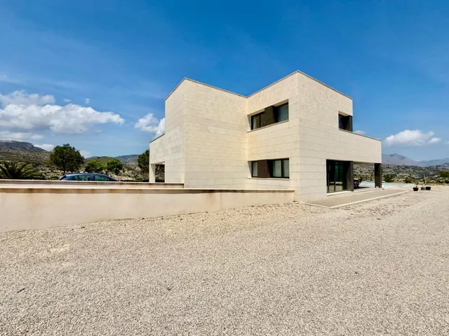 ESPECTACULAR VILLA DE LUJO CON PISCINA PRIVADA Y VISTAS AL PAISAJE EN RELLEU — 38