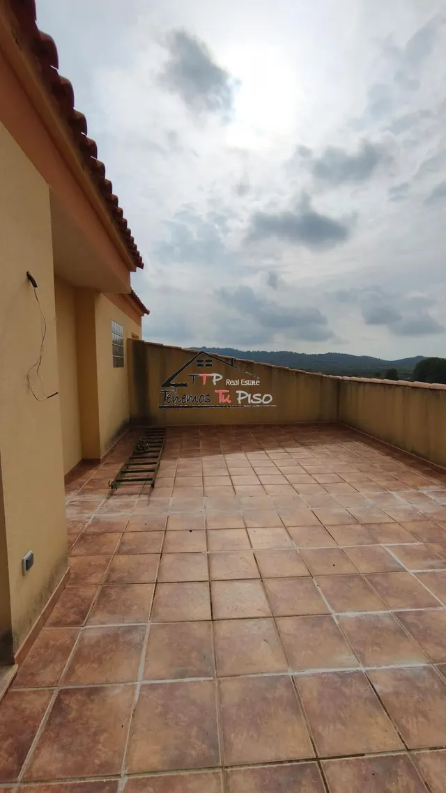 ÁTICO-DÚPLEX A ESTRENAR. 4 DORMITORIOS. 3 BAÑOS. TERRAZA DE 35M. COCHERA INCLUIDA — 12