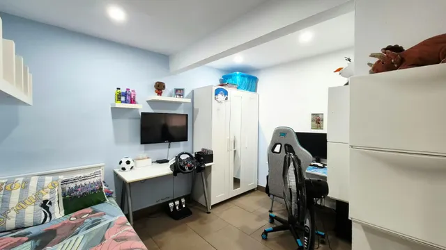 Piso reformado de tres habitaciones — 18