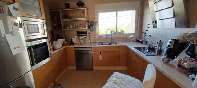 Amplio adosado totalmente reformado con Apartamento independiente. — 2
