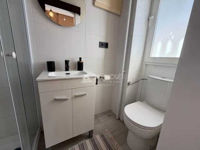 SE VENDE LOCAL COMERCIAL HABILITADO COMO ESTUDIO SIN CAMBIO  - foto 5