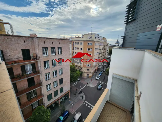 Alquiler de piso en Chamberi en Terraza, 3 habitaciones, — 44